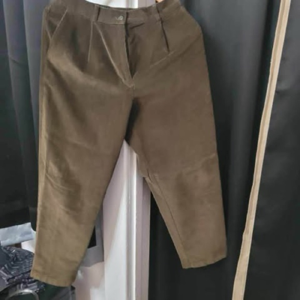 L.L.Bean Corduroy Pants Womens 8P
Brown Original Fit Vintage Workwear
Trousers